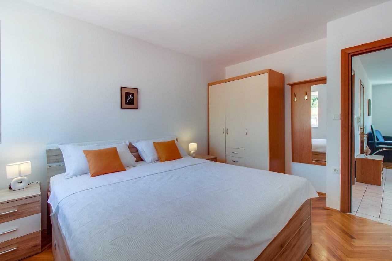 Apartments Bellus Mare Mali Lošinj Kültér fotó