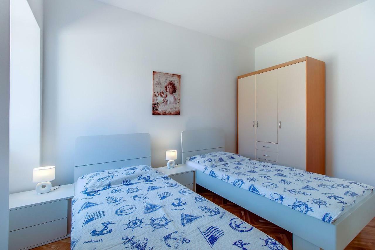 Apartments Bellus Mare Mali Lošinj Kültér fotó